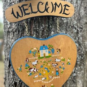 Handmade Heart-Shaped Wooden Welcome Sign with Farmhouse Design